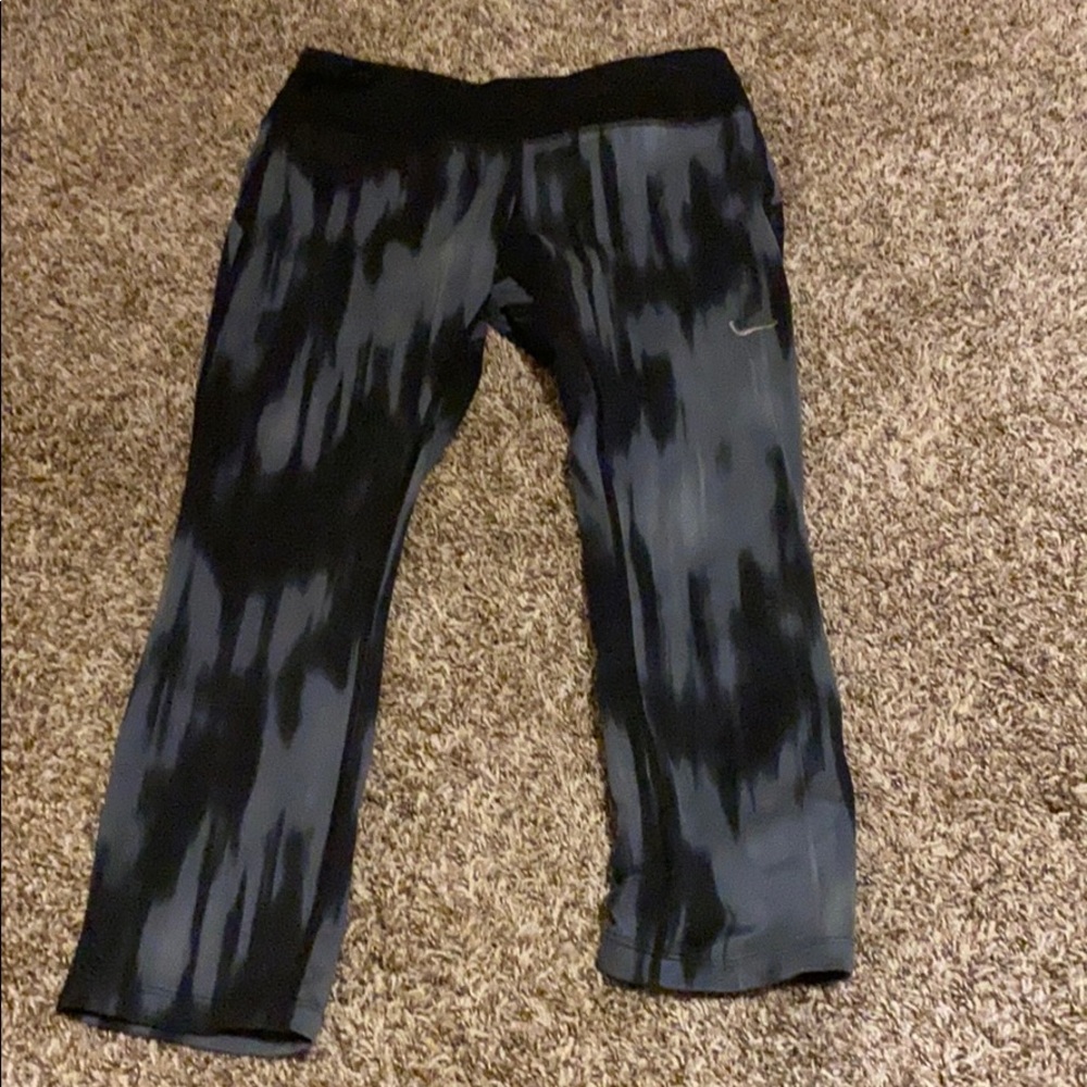 Nike workout Capri leggings